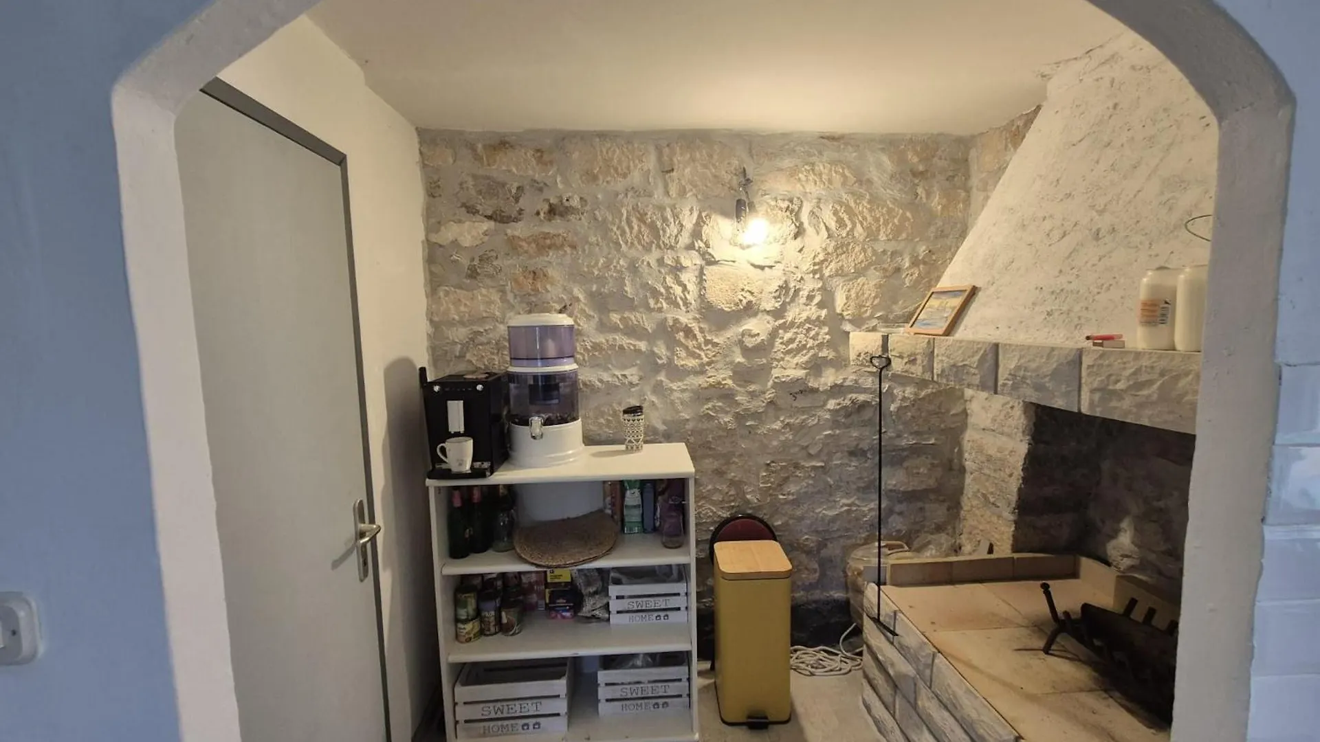 הוילה ולי ראט Punta Bjanca Stone House