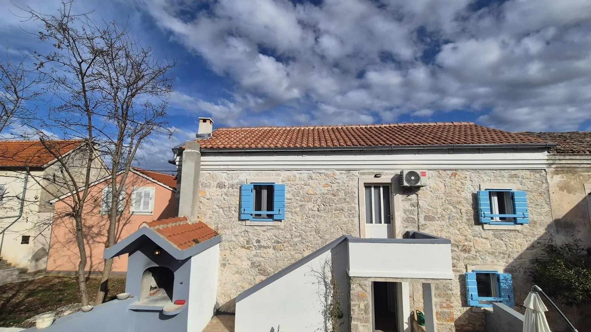 הוילה ולי ראט Punta Bjanca Stone House קרואטיה